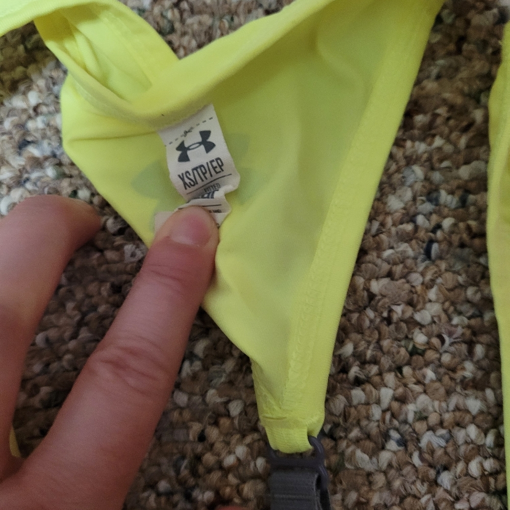 Under armour tank tops lot - Picture 6 of 6